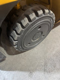 2021 CATERPILLAR 2C6000 6000 LB LP GAS FORKLIFT CUSHION 83/186" 3 STAGE MAST SIDE SHIFTING FORK POSITIONER ATTACHEMENT LOW HOURS STOCK # BF995349-BUF - United Lift LLC