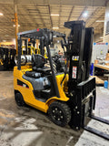 2021 CATERPILLAR/MITSUBISHI FGC20N 4000 LB LP GAS FORKLIFT CUSHION 83/187 3 STAGE MAST SIDE SHIFTING FORK POSITIONER ATTACHMENT LOW HOURS STOCK # BF998929-BUF - United Lift LLC