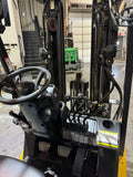 2021 CATERPILLAR/MITSUBISHI FGC20N 4000 LB LP GAS FORKLIFT CUSHION 83/187 3 STAGE MAST SIDE SHIFTING FORK POSITIONER ATTACHMENT LOW HOURS STOCK # BF998929-BUF - United Lift LLC