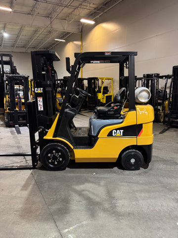 2023 CATERPILLAR 2C5000 5000 LB LP GAS FORKLIFT CUSHION 83/187" 3 STAGE MAST SIDE SHIFTER 887 HOURS STOCK # BF9114969-BUF - United Lift LLC