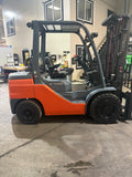2021 TOYOTA 8FGU30 6000 LB LP GAS FORKLIFT PNEUMATIC 88/187 3 STAGE MAST SIDE SHIFTER 3,480 HOURS STOCK # BF9152899-BUF