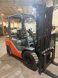 2021 TOYOTA 8FGU30 6000 LB LP GAS FORKLIFT PNEUMATIC 88/187 3 STAGE MAST SIDE SHIFTER 3,480 HOURS STOCK # BF9152899-BUF