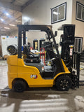 2023 CATERPILLAR 2C5000 5000 LB LP GAS FORKLIFT CUSHION 83/187" 3 STAGE MAST SIDE SHIFTING FORK POSITIONER ATTACHMENT PLUMBED 4 WAYS TO CARRIAGE 642 HOURS STOCK # BF9124919-BUF
