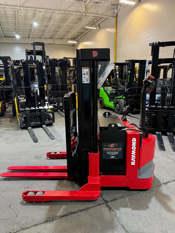 2015 RAYMOND DSX40 4000 LB ELECTRIC FORKLIFT WALKIE STACKER 72/150 3 STAGE MAST CUSHION SIDE SHIFTER 7267 HOURS STOCK # BF926629-BUF - United Lift LLC