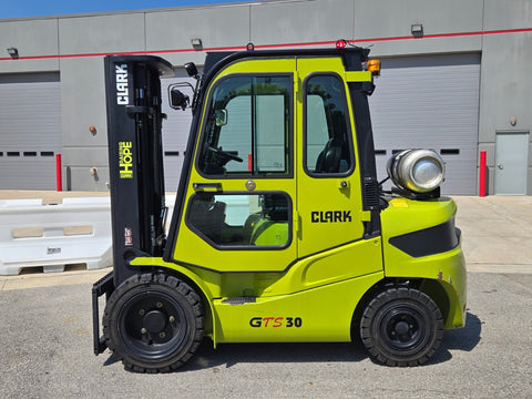 2023 CLARK GTS30 6000 LB LP GAS FORKLIFT PNEUMATIC 86/189" 3 STAGE MAST SIDE SHIFTER ENCLOSED CAB LOW HOURS STOCK # BF9219149-RIL