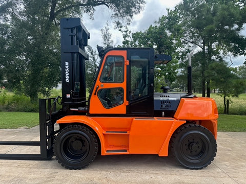 2015 DOOSAN D90S-5 20000 LB DIESEL FORKLIFT PNEUMATIC 135/161" 2 STAGE MAST SIDE SHIFTING FORK POSITIONER ENCLOSED CAB 4778 HOURS STOCK # BF9621379-TXB