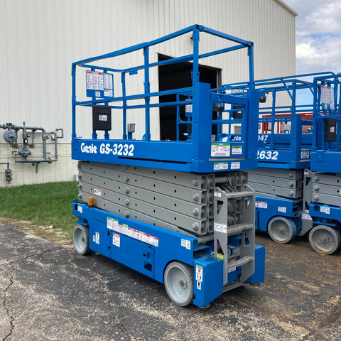 2012 GENIE GS3232 SCISSOR LIFT 32' REACH ELECTRIC SMOOTH CUSHION TIRES 263 HOURS STOCK # BF9149529-WIB - United Lift Equipment LLC