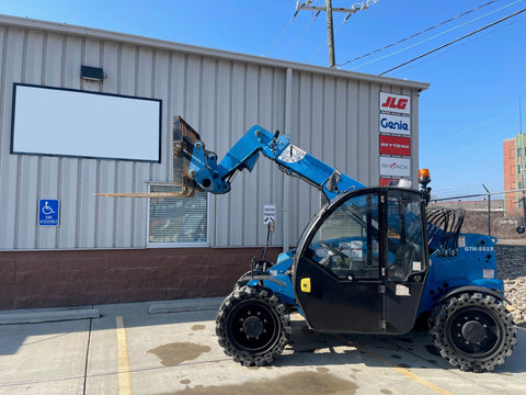 2015 GENIE GTH5519 5500 LB DIESEL TELESCOPIC FORKLIFT TELEHANDLER PNEUMATIC 4WD ENCLOSED HEATED CAB AUXILIARY HYDRAULICS 2949 HOURS STOCK # BF9391129-HLOH - United Lift Equipment LLC