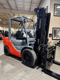 2020 TOYOTA 8FGU32 6500 LB LP GAS FORKLIFT PNEUMATIC 88/187 3 STAGE MAST 360 ROTATING FORK CLAMP INSTALLED 993 HOURS STOCK # BF9199329-BUF