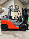 2020 TOYOTA 8FG40U 9000 LB LP GAS FORKLIFT PNEUMATIC 89/187" 3 STAGE MAST 1215 HOURS SIDE SHIFTER STOCK # BF9218879-BUF