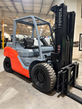 2020 TOYOTA 8FG40U 9000 LB LP GAS FORKLIFT PNEUMATIC 89/187" 3 STAGE MAST 1215 HOURS SIDE SHIFTER STOCK # BF9218879-BUF