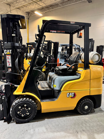 2019 CATERPILLAR 2C6000 6000 LB LP GAS FORKLIFT CUSHION 82/185" 3 STAGE MAST SIDE SHIFTING FORK POSITIONER 864 HOURS (plumbed 4 ways to the carriage) STOCK # BF9135939-BUF
