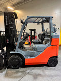 2019 TOYOTA 8FGC35U-BCS (BOX CAR SPECIAL SHORT WHEEL BASE) 8000 LB LP GAS FORKLIFT CUSHION 88/197" 3 STAGE MAST SIDE SHIFTING FORK POSITIONER 1342 HOURS STOCK # BF9134989-BUF - United Lift LLC