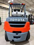 2020 TOYOTA 8FG40U 9000 LB LP GAS FORKLIFT PNEUMATIC 89/187" 3 STAGE MAST 1215 HOURS SIDE SHIFTER STOCK # BF9218879-BUF