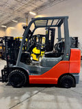 2016 TOYOTA 8FGCU32 6500 LB LP GAS FORKLIFT CUSHION 57/80" 2 STAGE MAST FORK POSITIONER UNDER 1400 HOURS STOCK # BF992959-BUF