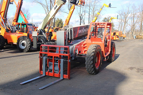 2022 SKYJACK SJ843TH 8000 LB DIESEL TELESCOPIC FORKLIFT TELEHANDLER PNEUMATIC 4WD 747 HOURS STOCK # BF964785-NLE - United Lift LLC