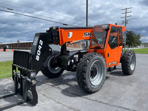 IN STOCK READY TO SHIP 2024 SKYTRAK 8042 8000 LB DIESEL TELESCOPIC FORKLIFT TELEHANDLER PNEUMATIC 4WD ENCLOSED CAB WITH HEAT BRAND NEW STOCK # BF91319189-PAB - United Lift Equipment LLC