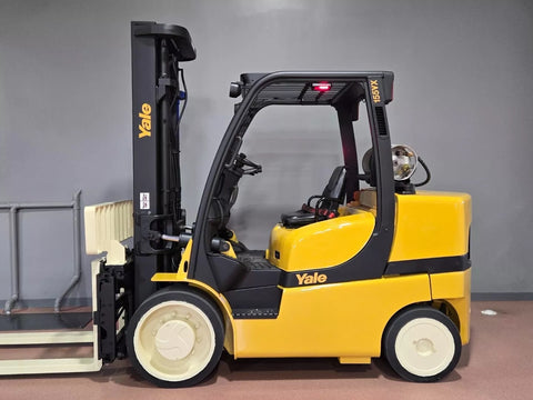 2015 YALE GLC155VXN 15500 LB LP GAS FORKLIFT CUSHION 107/133" 2 STAGE MAST SIDE SHIFTING FORK POSITIONER 5100 HOURS STOCK # BF9361729-RIL - United Lift LLC