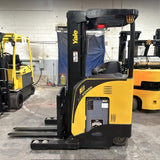 2021 YALE NR045EB 4500 LB ELECTRIC NARROW AISLE REACH FORKLIFT 95/212 3 STAGE MAST SIDE SHIFTER 4726 HOURS STOCK # BF9119529-OHMM