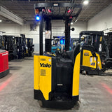 2021 YALE NR045EB 4500 LB ELECTRIC NARROW AISLE REACH FORKLIFT 95/212 3 STAGE MAST SIDE SHIFTER 4531 HOURS STOCK # BF9101589-OHMM