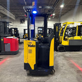 2021 YALE NR045EB 4500 LB ELECTRIC NARROW AISLE REACH FORKLIFT 95/212 3 STAGE MAST SIDE SHIFTER 4819 HOURS STOCK # BF9113299-OHMM