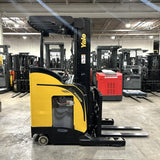 2021 YALE NR045EB 4500 LB ELECTRIC NARROW AISLE REACH FORKLIFT 95/212 3 STAGE MAST SIDE SHIFTER 6995 HOURS STOCK # BF992719-OHMM