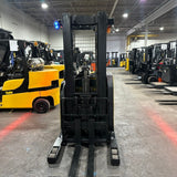 2021 YALE NR045EB 4500 LB ELECTRIC NARROW AISLE REACH FORKLIFT 95/212 3 STAGE MAST SIDE SHIFTER 4726 HOURS STOCK # BF9119529-OHMM